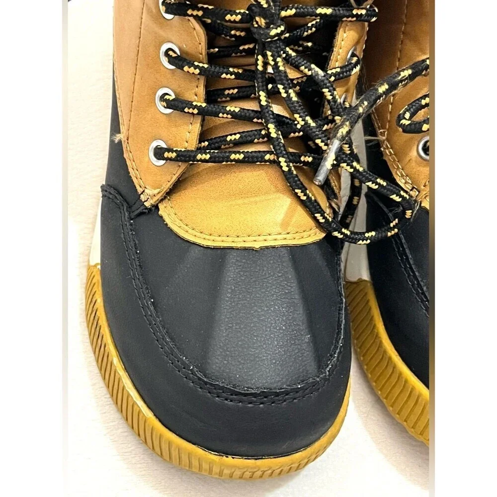 Wonder Nation Boys Kids Tan and Black Skid Water Resistant Ankle Duck Boots 3